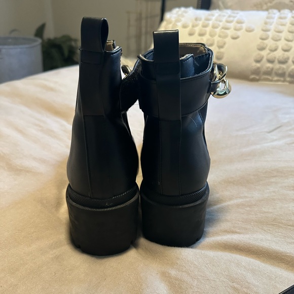 Steve Madden Amulet C Chelsea Boots - Picture 3 of 6